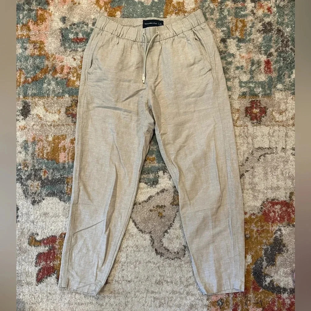 Khaki, lightweight, casual, cropped, elastic waist A&F pants D-18